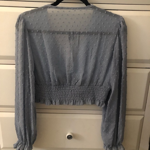 Cute blue top only tried on - Picture 2 of 2